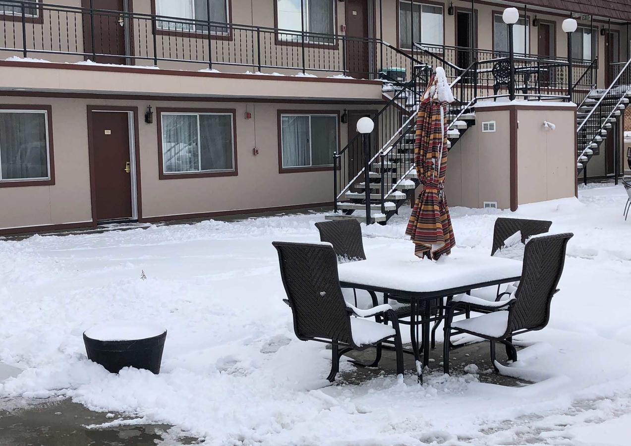 אלי Bristlecone Motel מראה חיצוני תמונה